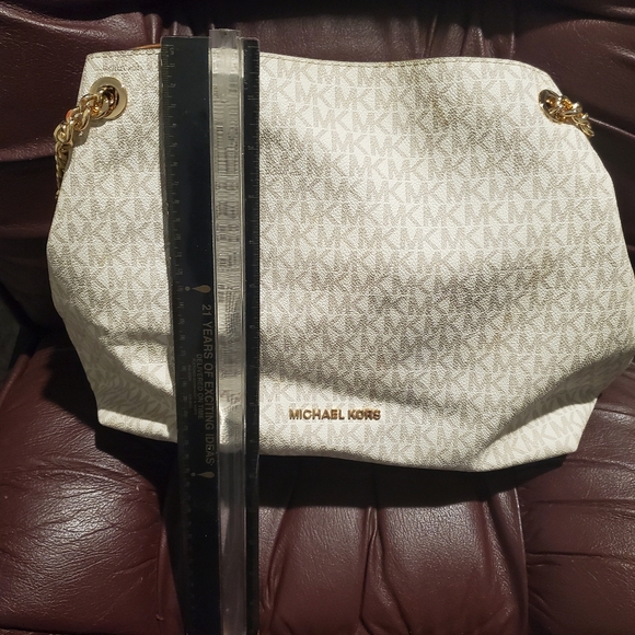 Michael Kors Tote - Picture 15 of 16